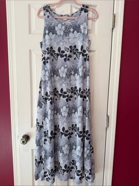 Sleeveless Floral Maxi Dress in Light Gray and Black